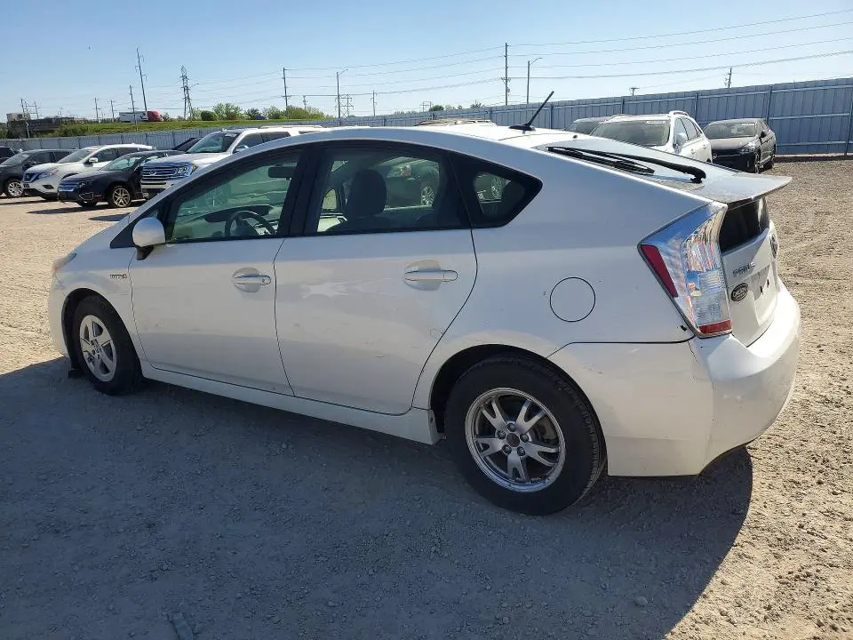 2010 TOYOTA PRIUS III  