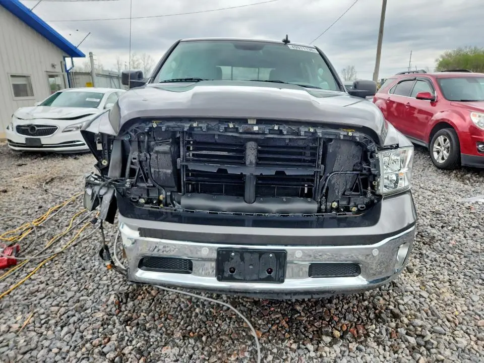 2018 RAM 1500 SLT  