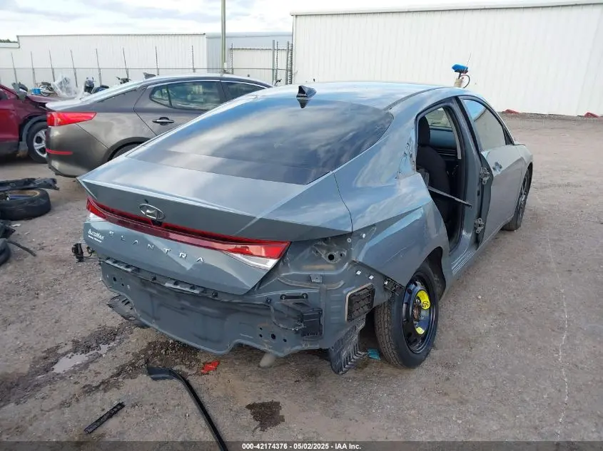 2022 HYUNDAI ELANTRA SEL