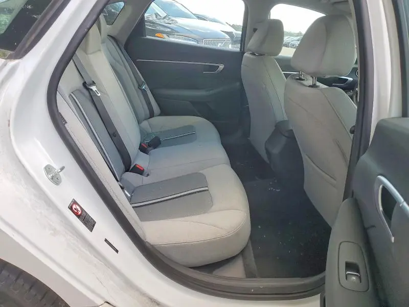 2021 HYUNDAI SONATA SE  