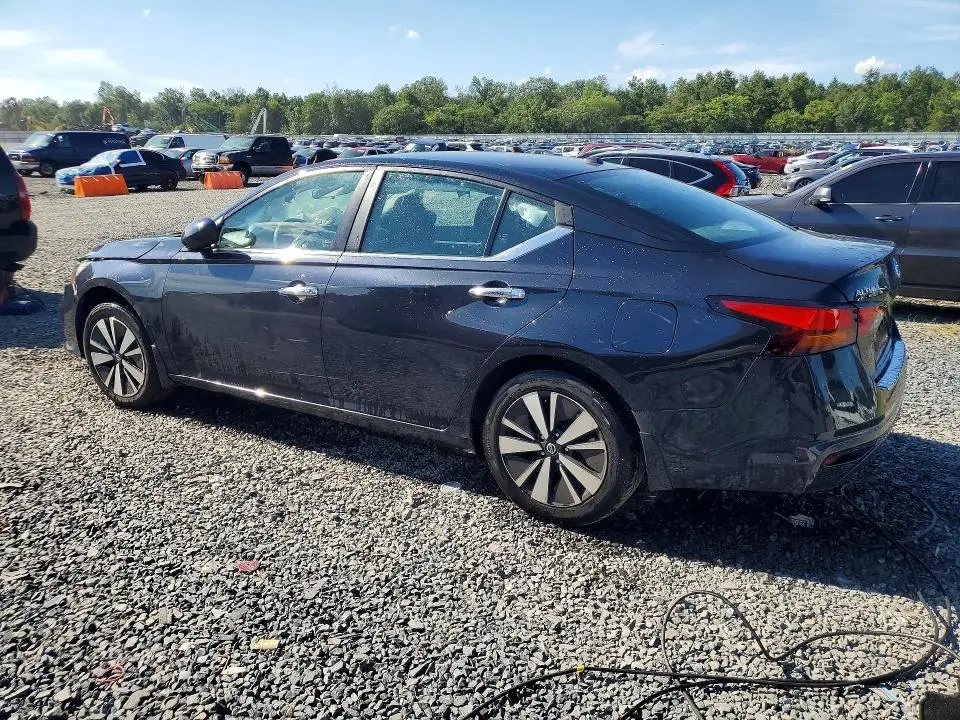2021 NISSAN ALTIMA SV  