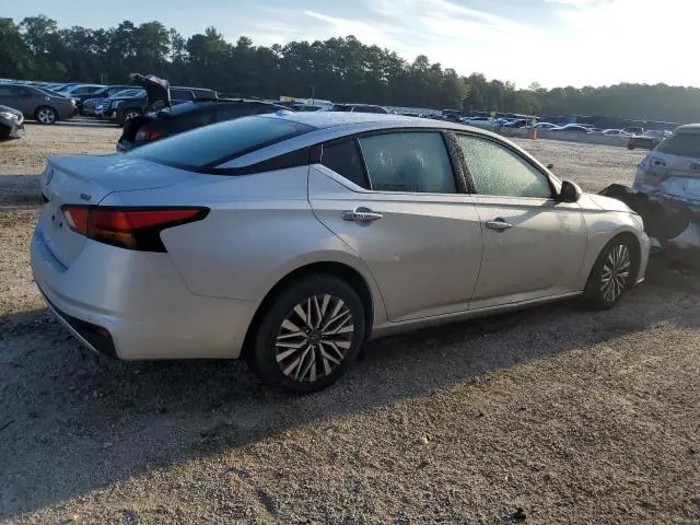 2023 NISSAN ALTIMA SV  