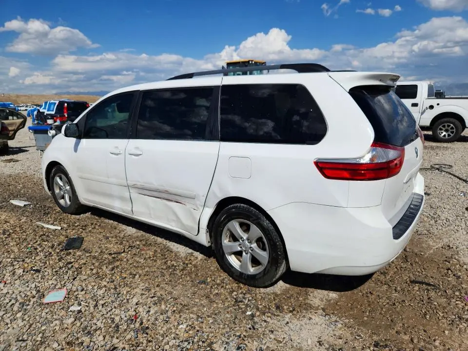 2015 TOYOTA SIENNA LE  