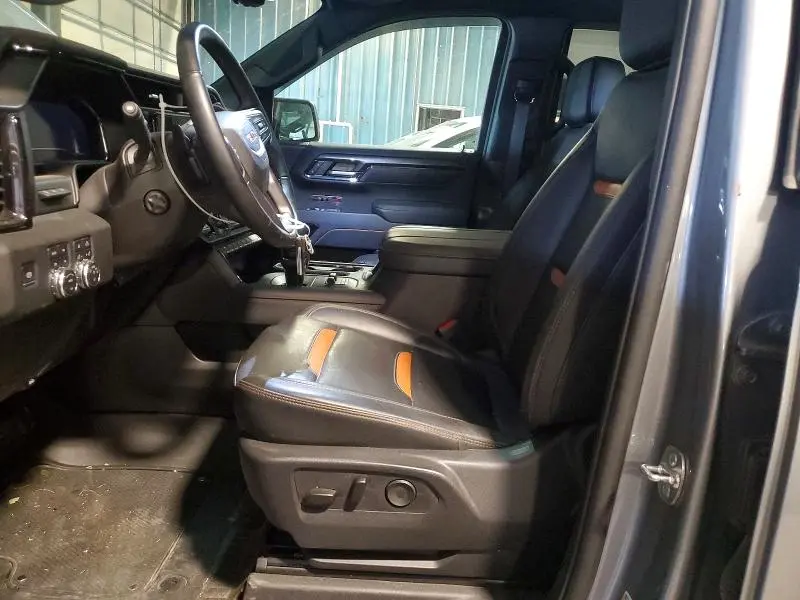2025 GMC SIERRA K1500 AT4  