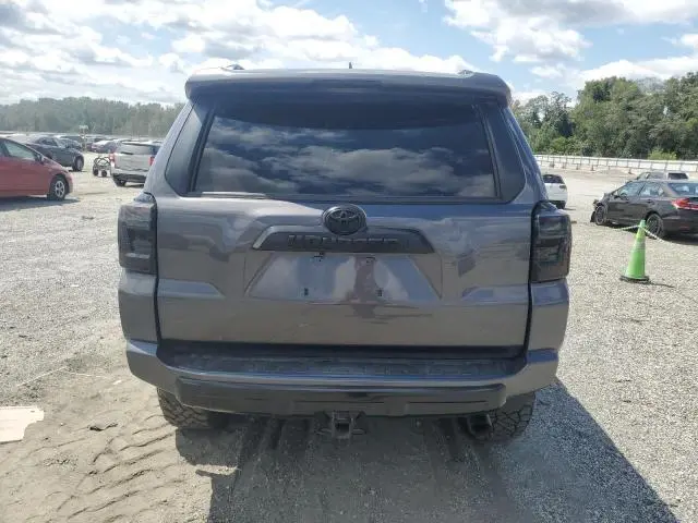 2023 TOYOTA 4RUNNER SE  