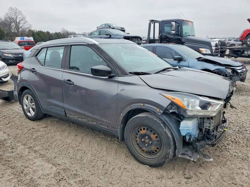 2019 NISSAN KICKS S  