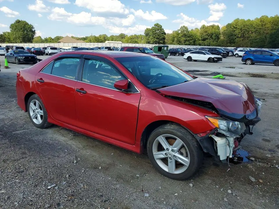 2012 TOYOTA CAMRY SE  