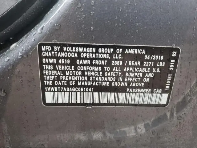 2016 VOLKSWAGEN PASSAT SE  