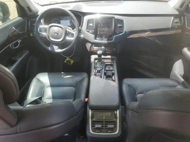 2017 VOLVO XC90 T6  