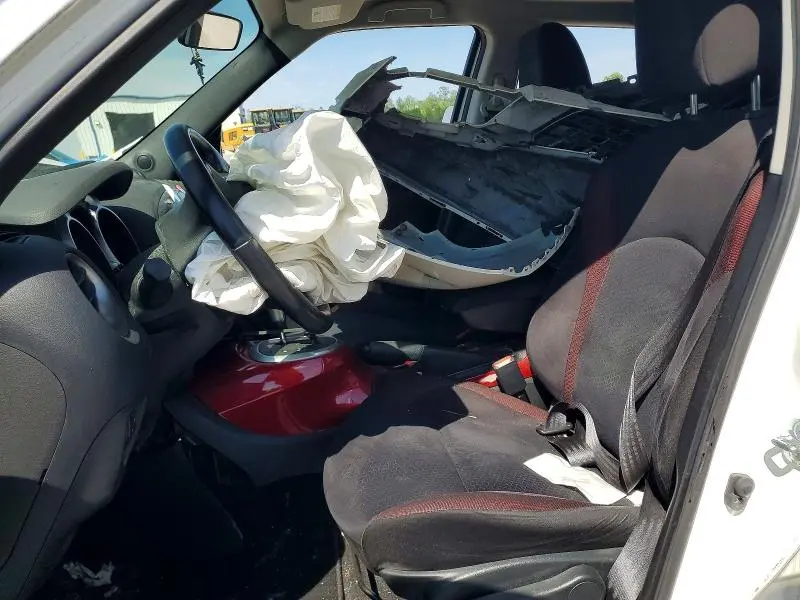 2015 NISSAN JUKE SV  