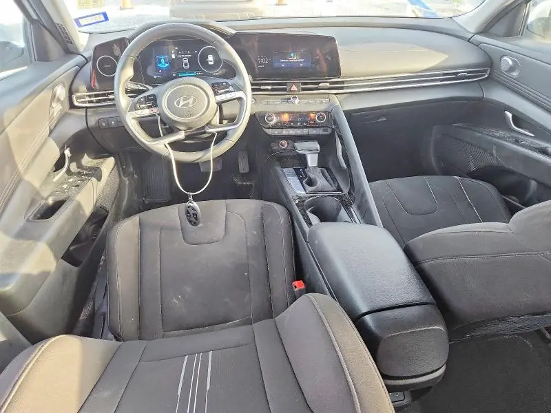 2025 HYUNDAI ELANTRA SEL  