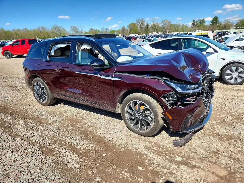 2025 LINCOLN NAUTILUS   