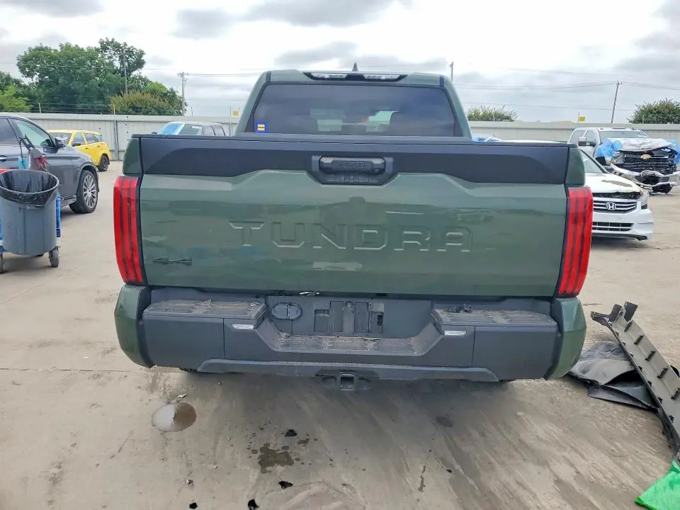 2022 TOYOTA TUNDRA SR5  