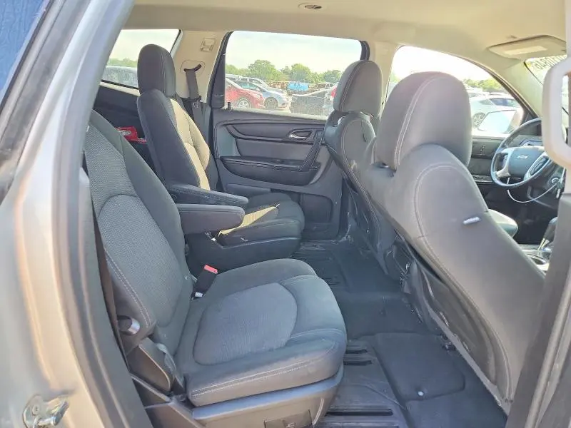 2016 CHEVROLET TRAVERSE LT  