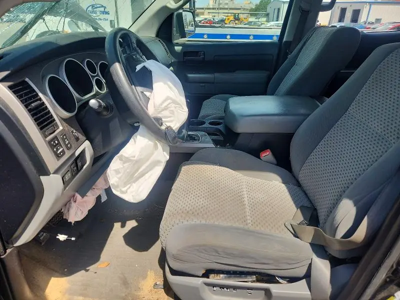 2011 TOYOTA TUNDRA CREWMAX SR5  