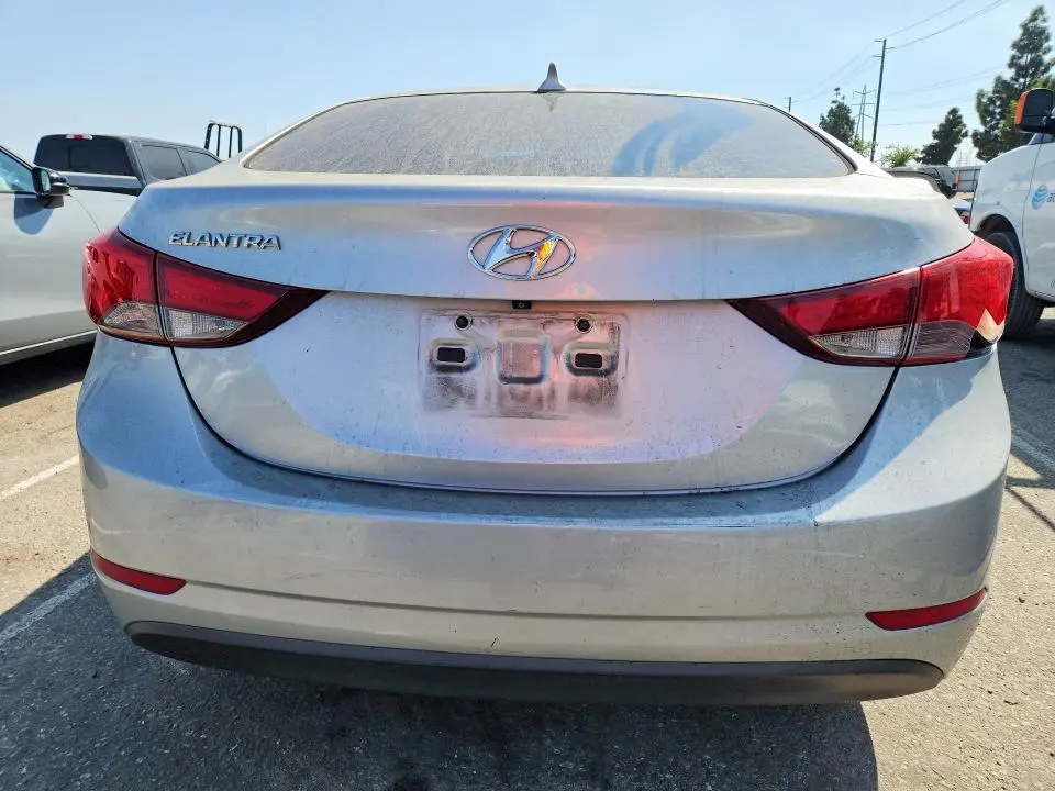 2014 HYUNDAI ELANTRA SE  