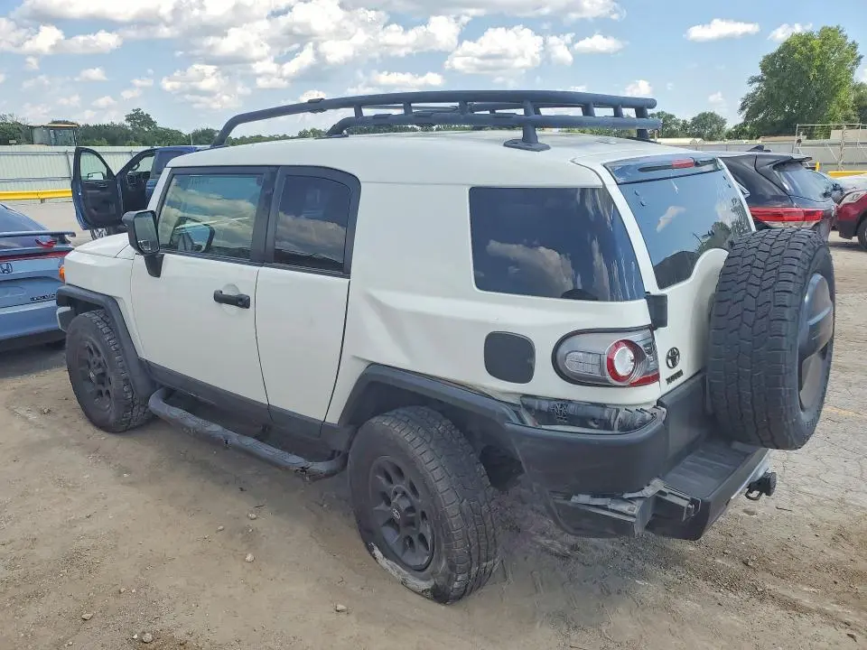 2013 TOYOTA FJ CRUISER BASE  