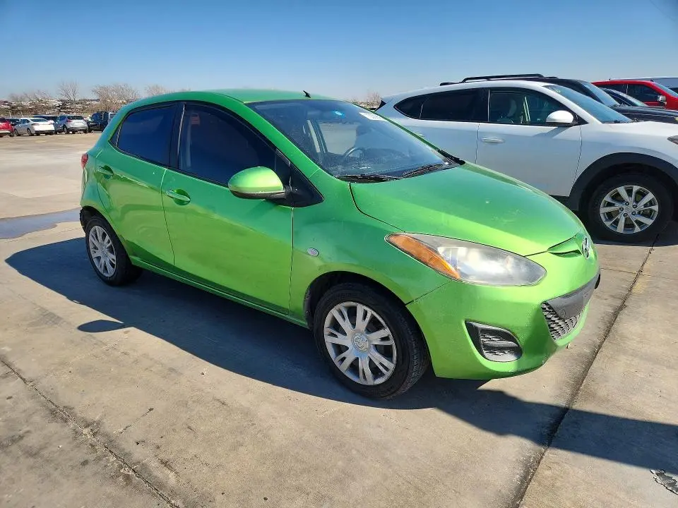 2013 MAZDA MAZDA2   