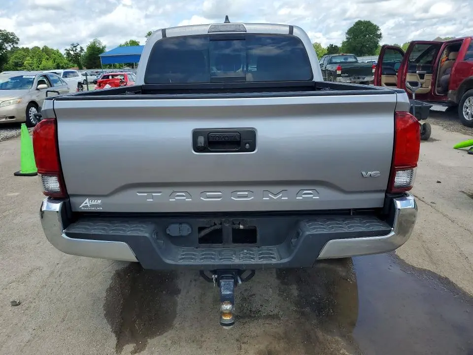 2020 TOYOTA TACOMA SR5 V6  