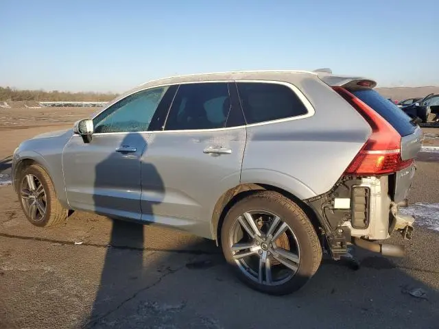 2018 VOLVO XC60 T5 MOMENTUM  