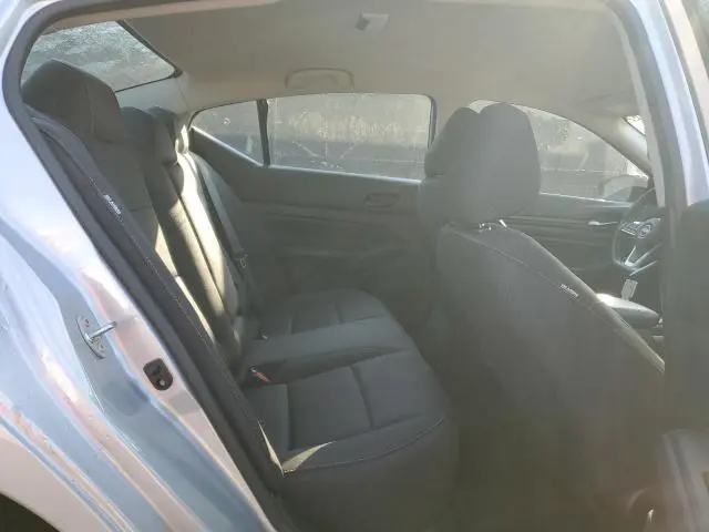 2024 NISSAN ALTIMA SV  