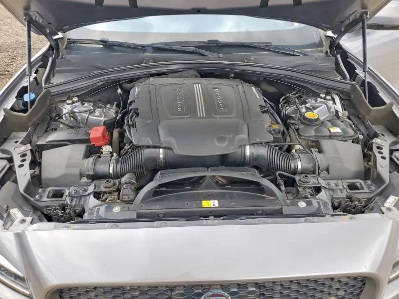 2020 JAGUAR F-PACE SVR  