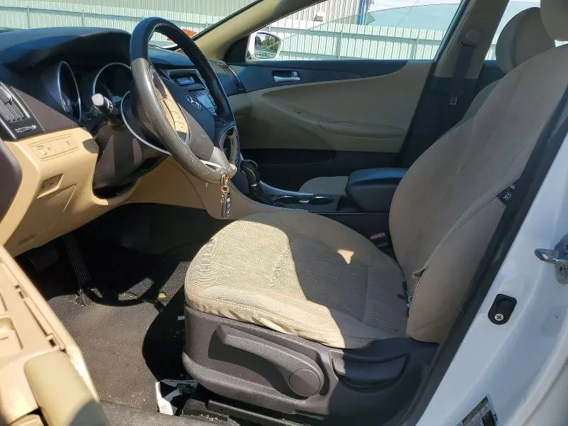 2011 HYUNDAI SONATA GLS  