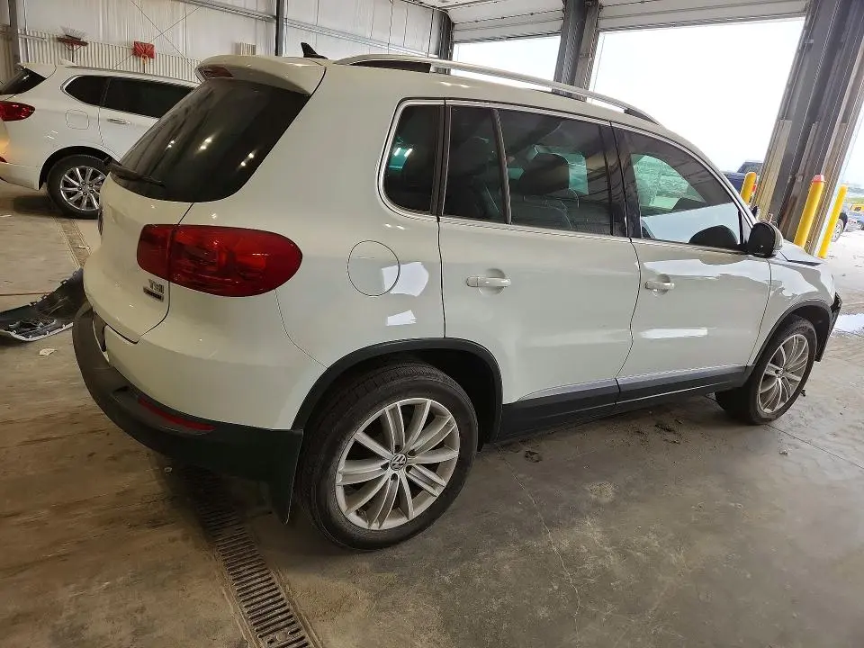 2016 VOLKSWAGEN TIGUAN S  
