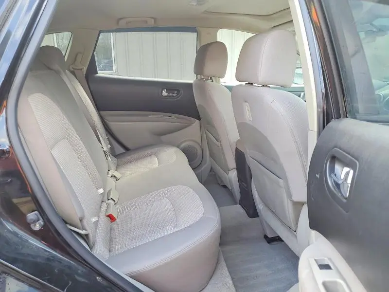 2010 NISSAN ROGUE S  