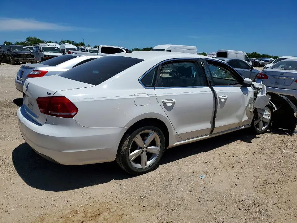 2014 VOLKSWAGEN PASSAT S  