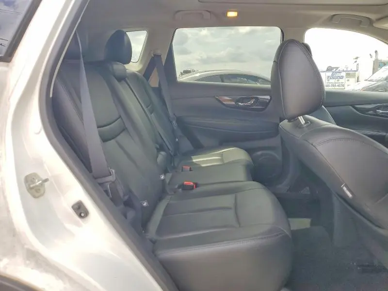 2019 NISSAN ROGUE SL  