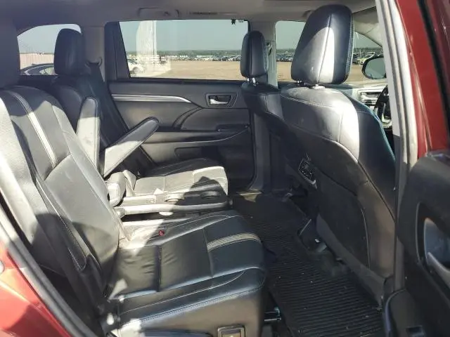 2018 TOYOTA HIGHLANDER SE  