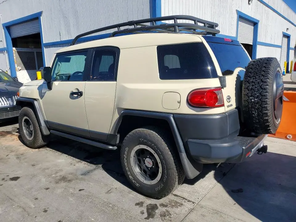 2010 TOYOTA FJ CRUISER BASE  