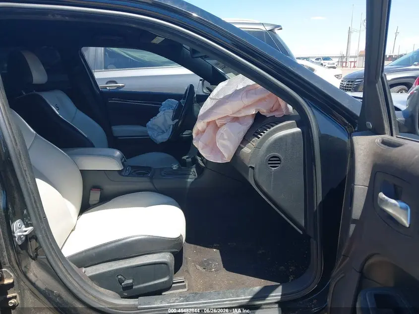 2019 CHRYSLER 300  