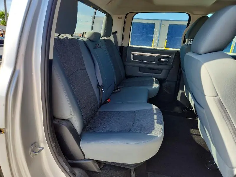 2016 RAM 1500 SLT  