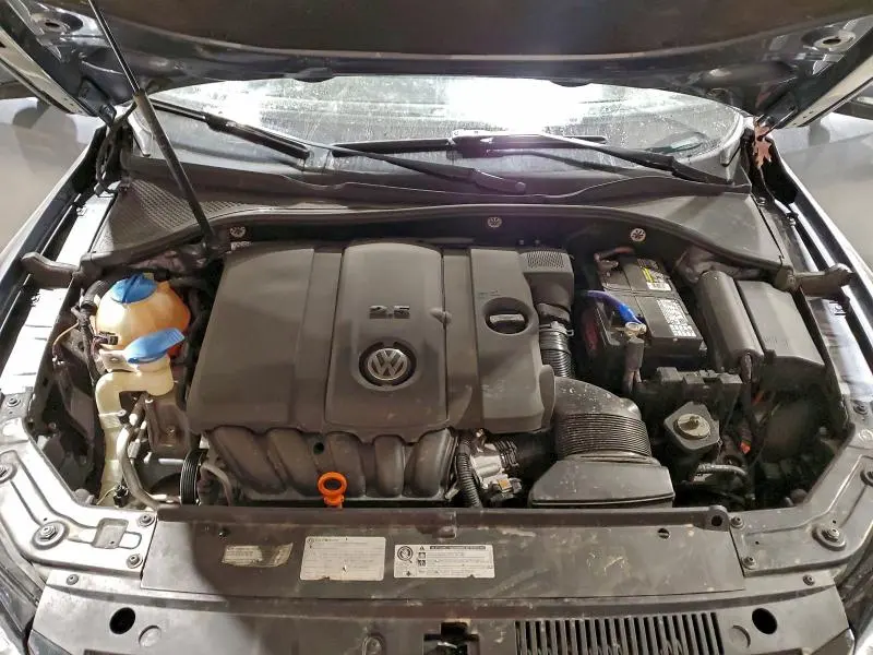 2013 VOLKSWAGEN PASSAT S  