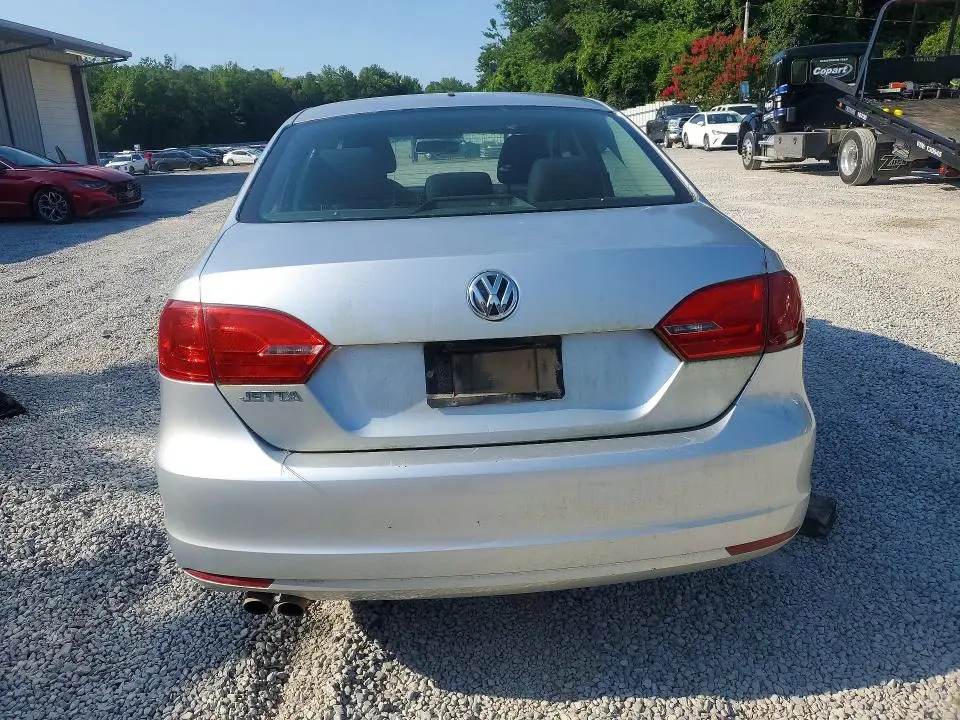 2011 VOLKSWAGEN JETTA BASE  