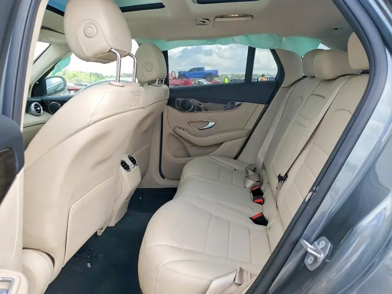 2019 MERCEDES-BENZ GLC 300  