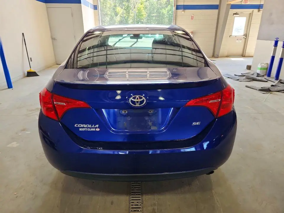 2018 TOYOTA COROLLA SE  