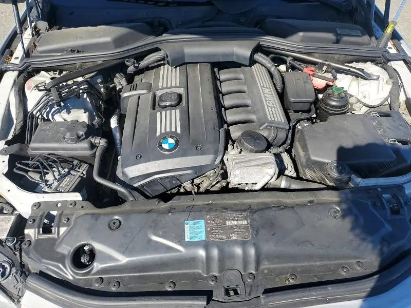 2010 BMW 528 XI  
