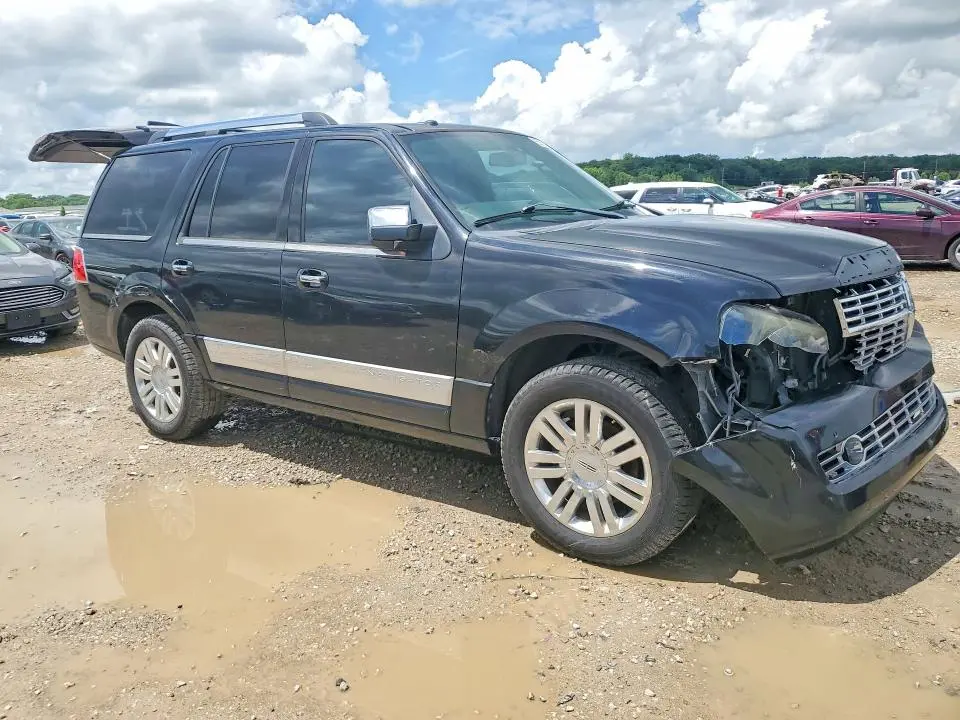 2013 LINCOLN NAVIGATOR   