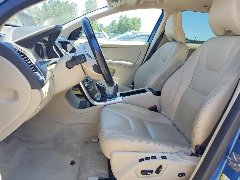 2016 VOLVO XC60 T5 PREMIER  