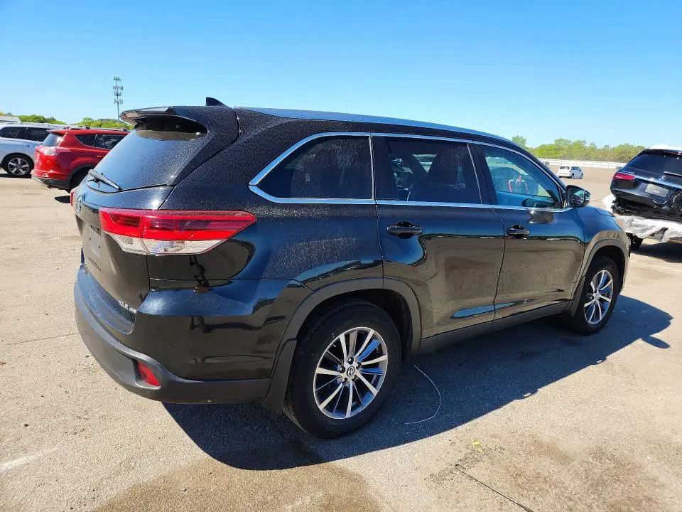 2019 TOYOTA HIGHLANDER XLE  