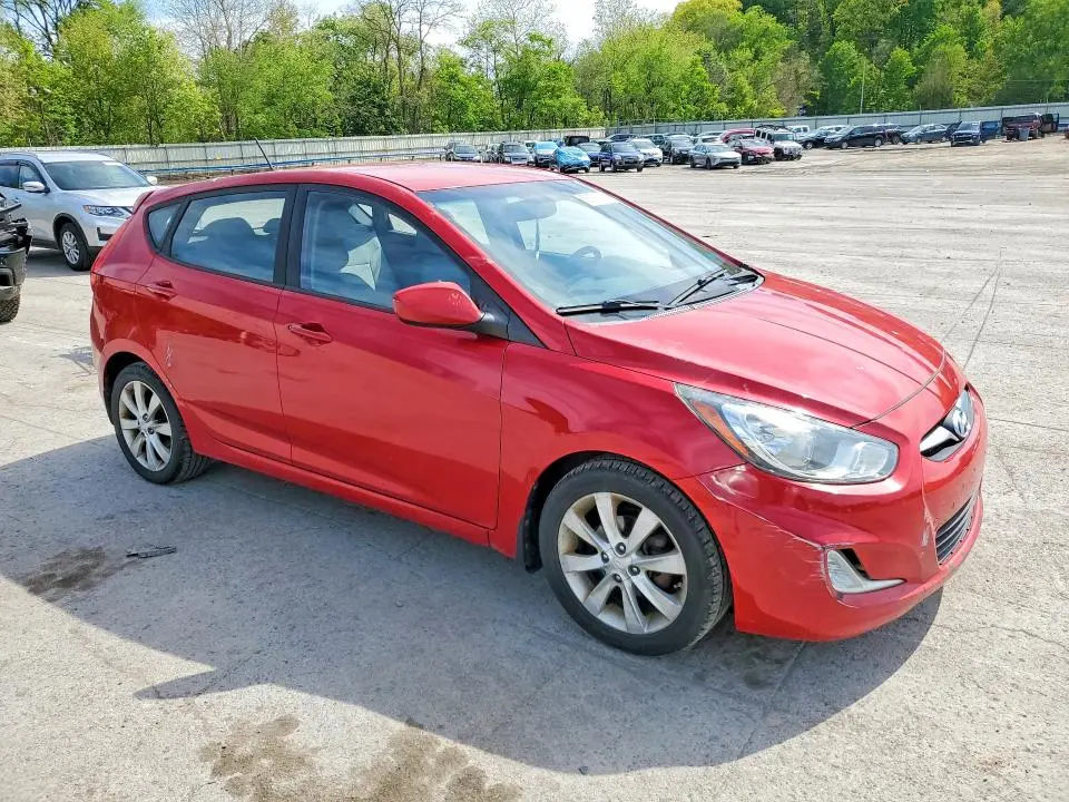 2012 HYUNDAI ACCENT SE  