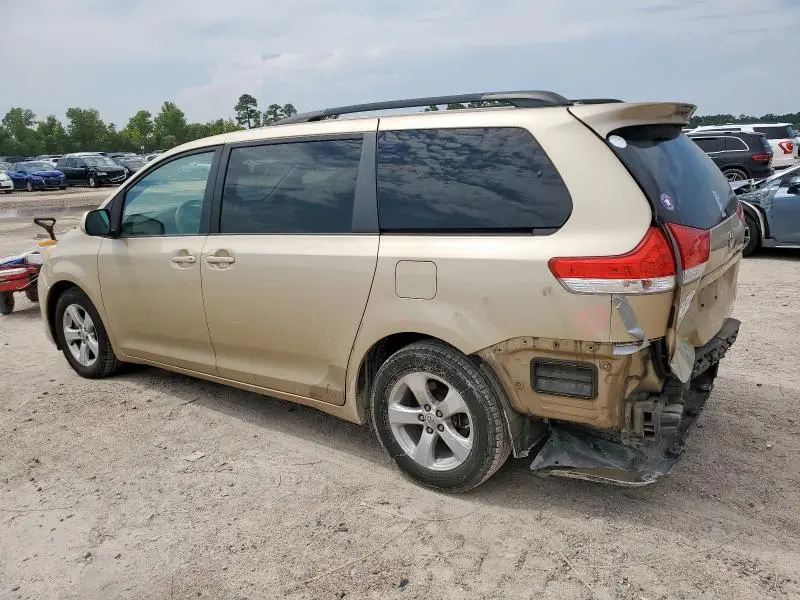 2011 TOYOTA SIENNA LE