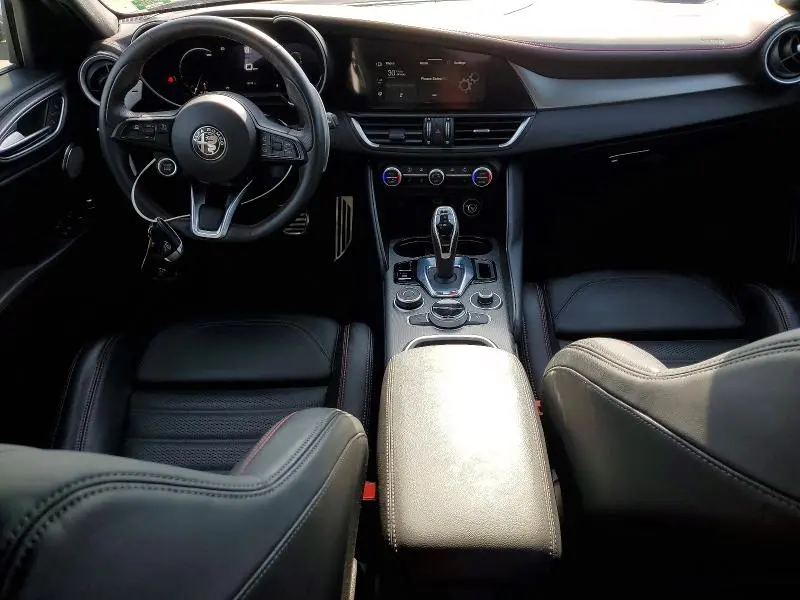 2024 ALFA ROMEO GIULIA TI  