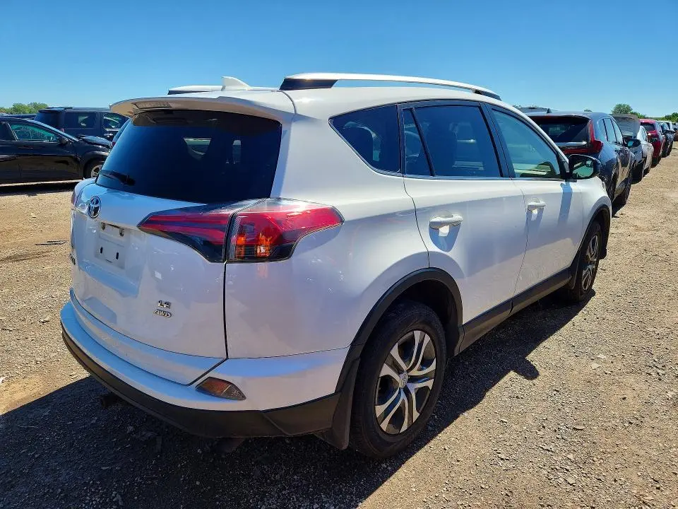 2016 TOYOTA RAV4 LE  