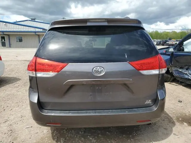 2011 TOYOTA SIENNA LE  