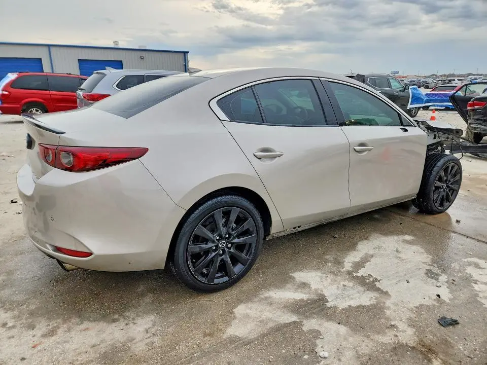 2022 MAZDA 3 PREMIUM PLUS  