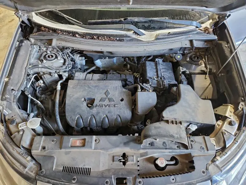 2020 MITSUBISHI OUTLANDER SE  